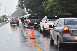 1200x800_temporal-tucuman-hay-varias-rutas-cortes-derrumbes-arboles-caidos-agua-calzada-1127753-093454
