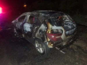 auto-incendiado-circunvalacion2