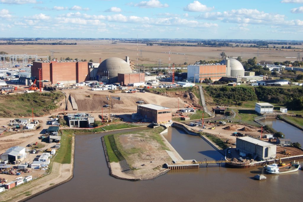 La Central Nuclear Atucha, en la provincia de Buenos Aires. Foto: Wikimedia Commons.