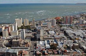 Vista de la ciudad de Comodoro Rivadavia, Chubut. Foto: Wikimedia Commons.