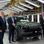 Córdoba: arrancó la producción en serie de la primera pick-up de Renault y Llaryora impulsa una nueva ley de promoción industrial