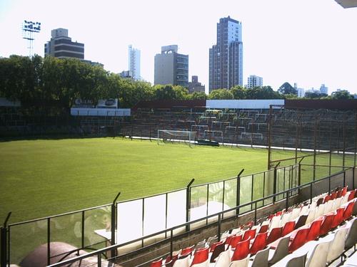 El estadio UNO Jorge Luis Hirschi, de Estudiantes de La Plata. Foto: Wikimedia Commons.