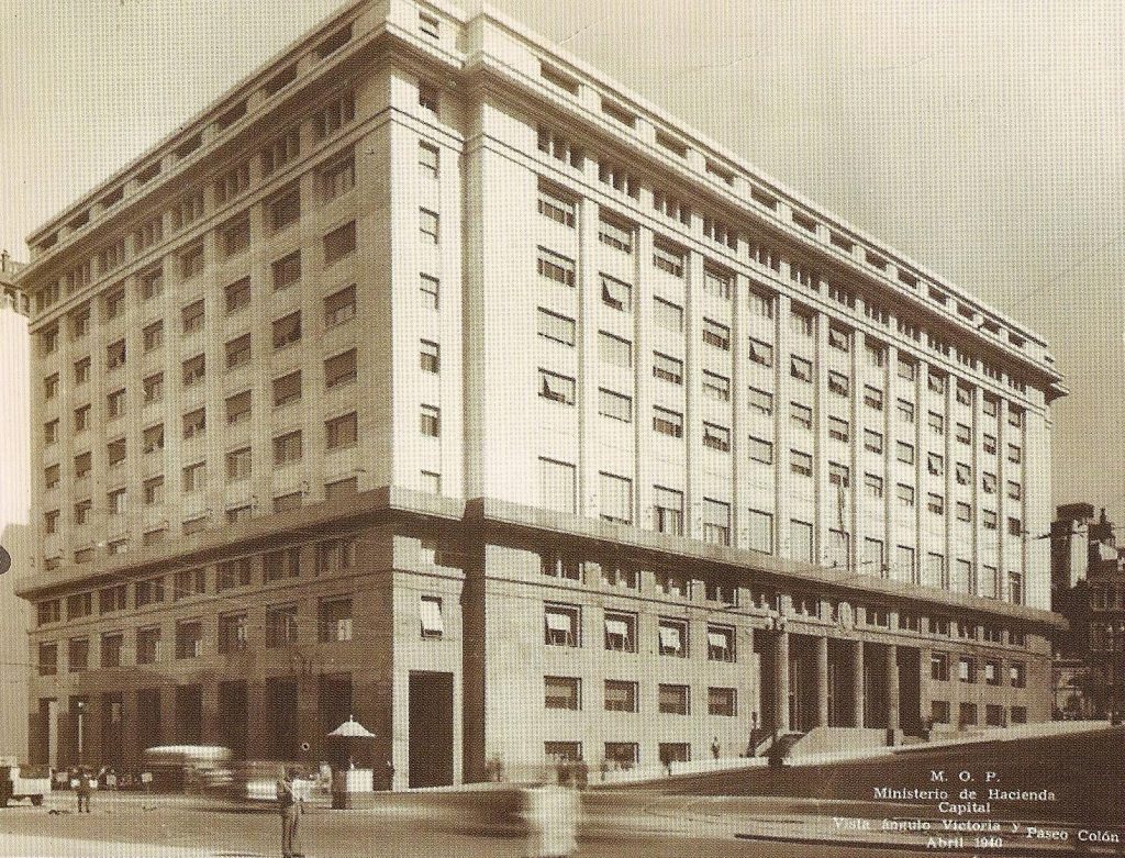 Fachada del Palacio de Hacienda, sede del Ministerio de Economía, en Buenos Aires. Foto: Wikimedia Commons.