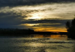 Un puente sobre el río Negro, en la provincia homónima. Foto: Wikimedia Commons.