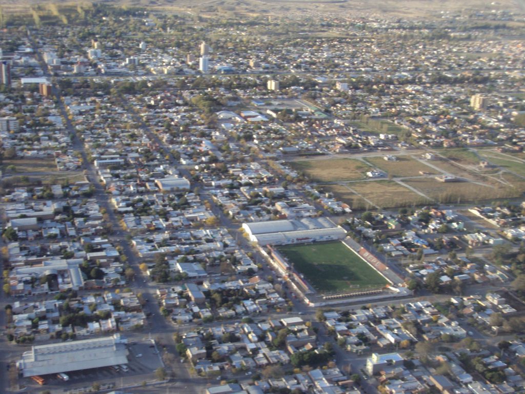 Vista aérea de la ciudad de General Roca, Río Negro. Foto: Wikimedia Commons.