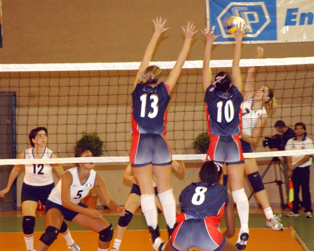 Un partido de vóley. Foto: Wikimedia Commons.